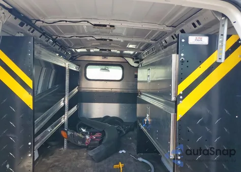 2023 Chevrolet Express G2500 z USA, uszkodzony, nr VIN 1GCWGAFPXP1252133